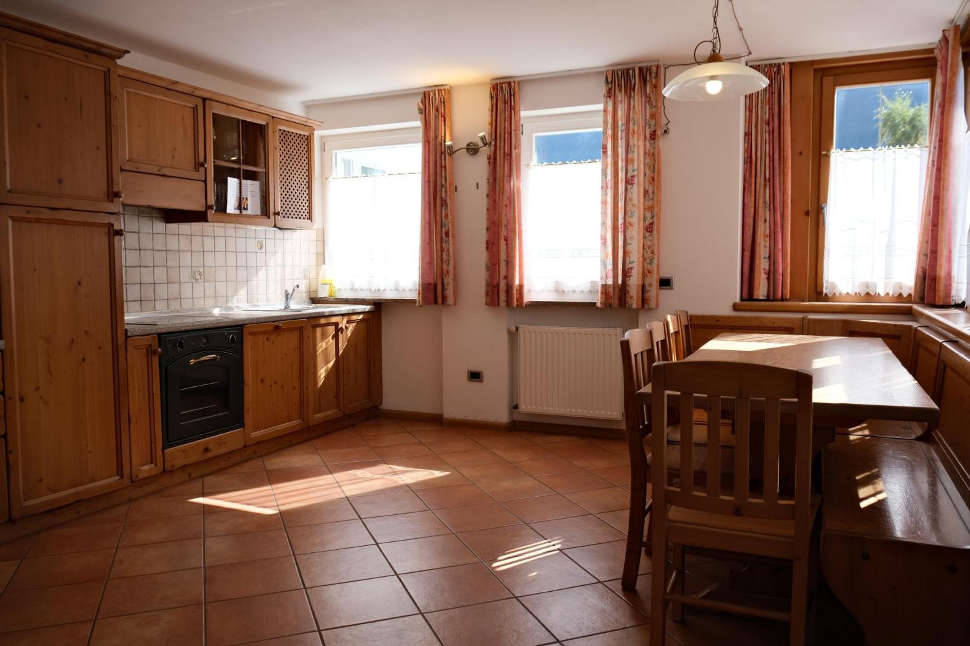 Cesa Sot Bosch Apartment Canazei